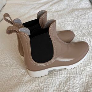 ROOLEE women’s size 10 rain ankle boots